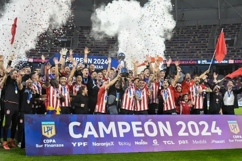 Estudiantes le ganó a Vélez por penales y se consagró campeón de la Copa de la Liga