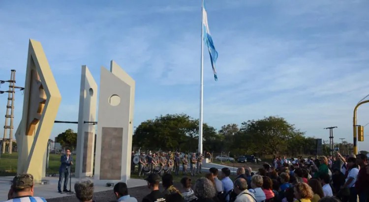 Inauguraron un monumento en honor a sobrevivientes de Malvinas