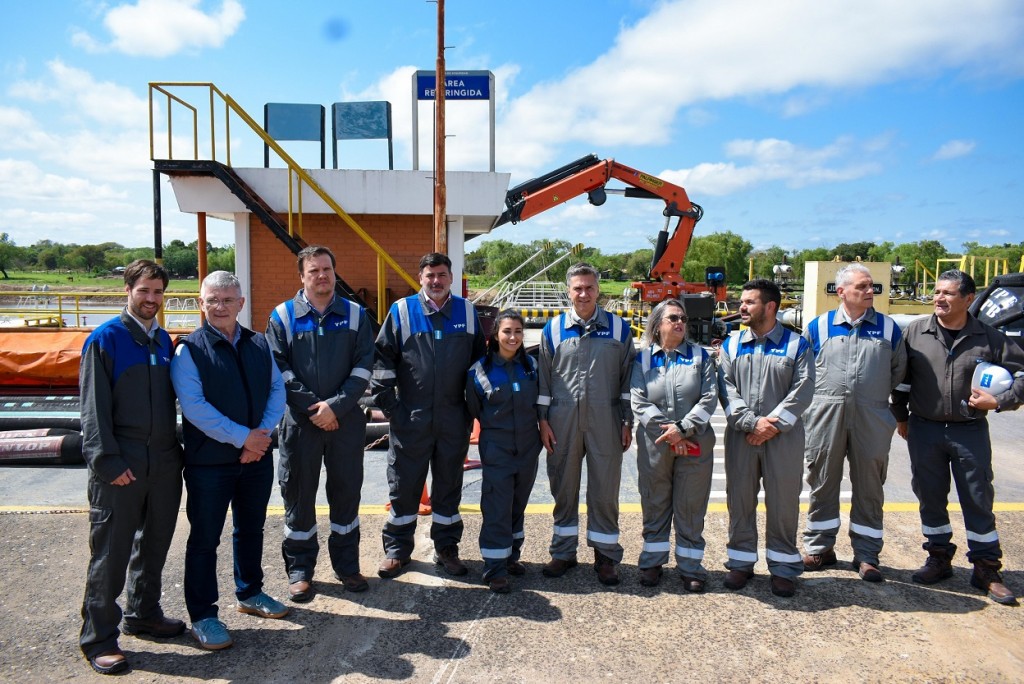 YPF REANUDA EL ABASTECIMIENTO REGIONAL CON LA LLEGADA DE BARCAZAS DE COMBUSTIBLE
