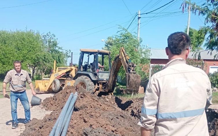 EN VILLA ÁNGELA: SAMEEP EXTIENDE LA RED DE AGUA POTABLE EN EL BARRIO “CASA 30”