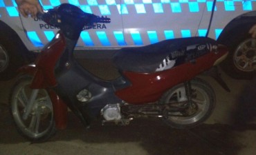 DETECTAN Y RECUPERAN UNA MOTO ROBADA EN OPERATIVO DE CONTROL