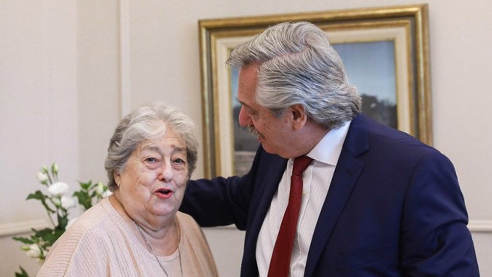 Alberto Fernández destacó la "honestidad" de Hebe de Bonafini y su "lucha inclaudicable"