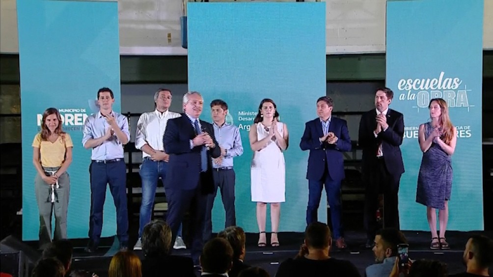 El Gobierno convierte planes sociales en "planes de trabajo" para reparar escuelas