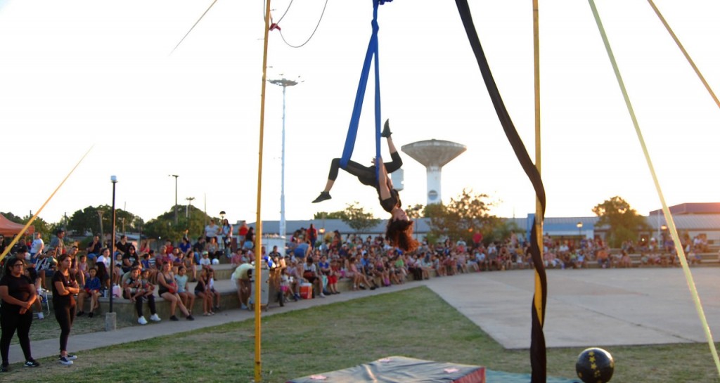“Modo Verano” comenzó con un gran acompañamiento de los vecinos y vecinas de Resistencia en el playón del barrio Mujeres Argentinas y en el Paseo Sur
