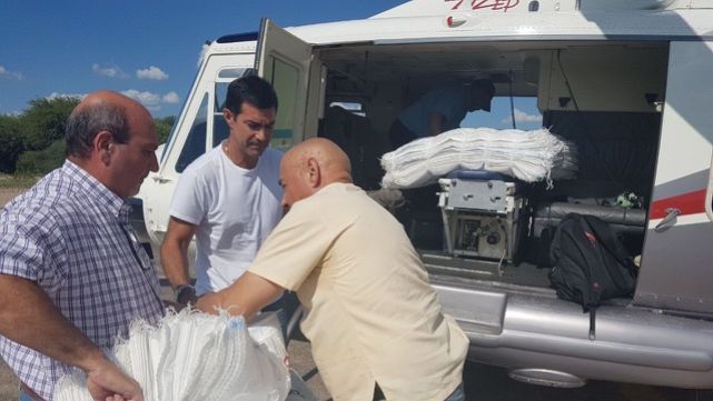 Urtubey entregó insumos a afectados por crecida del Pilcomayo 