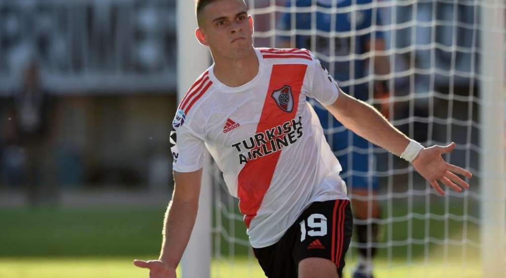 River ganó de local y es único líder de la Superliga 