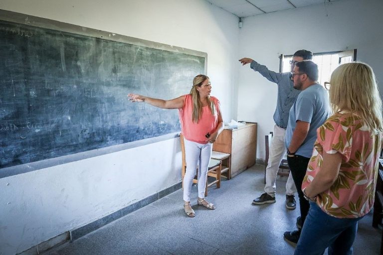 Ciclo Lectivo 2023: El Gobierno provincial proyecta mejoras en escuelas de Fontana
