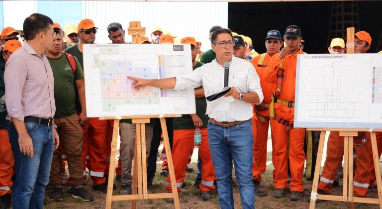 Resistencia: con una millonaria inversión de recursos propios, Gustavo Martínez puso en marcha el plan de iluminación para el municipio