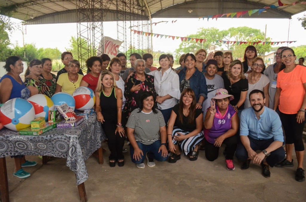 Visita al club de adultos mayores | Cuesta: “La atención a nuestras abuelas y abuelos es una política de Estado que debemos fortalecer”