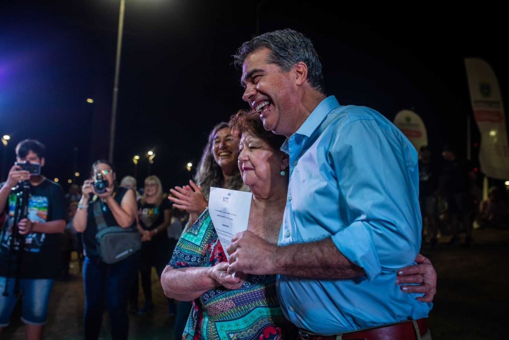 Capitanich: “Tengo un gran compromiso con las familias que merecen la reivindicación de un título”