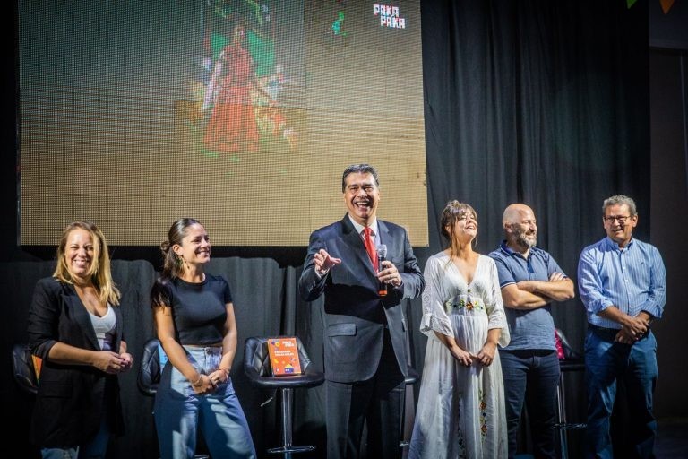  Fortalecer la Educación: Capitanich entregó más kits educativos para niñas, niños y adolescentes