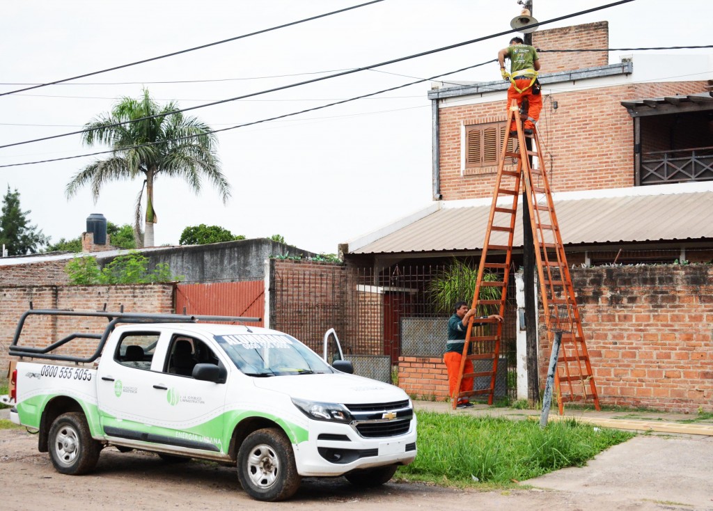 Resistencia ejecuta su plan para recuperar el alumbrado público en el microcentro, barrios y avenidas