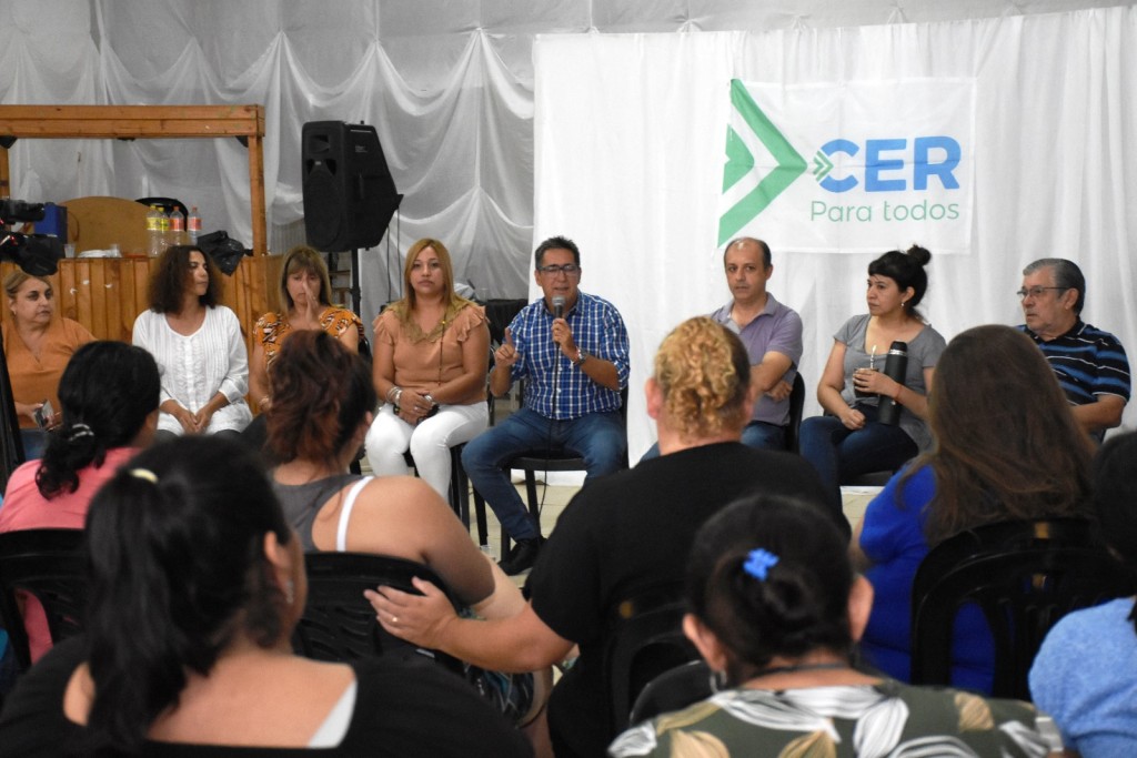 “Con CER, estamos apostando a la construcción de una sociedad con participación de todos” afirmó Gustavo en Corzuela
