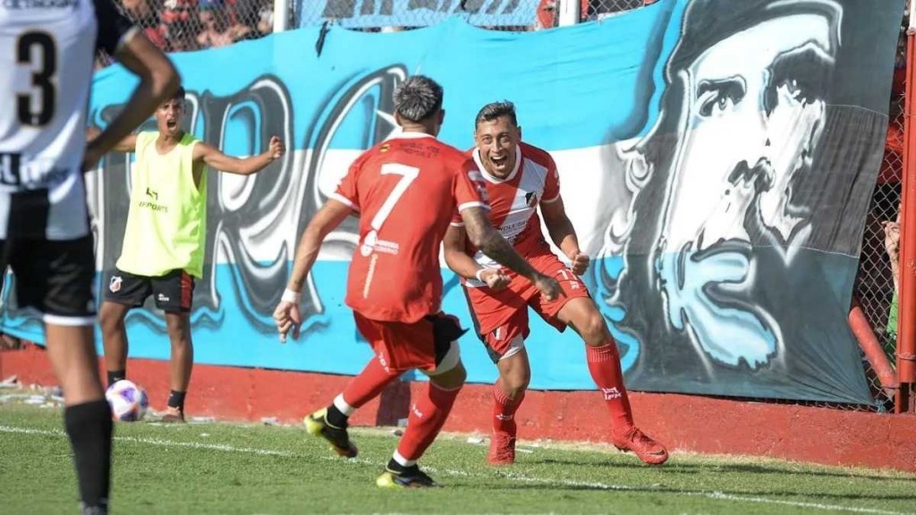 For Ever cayó sin atenuantes en el debut ante un Deportivo Maipú superior