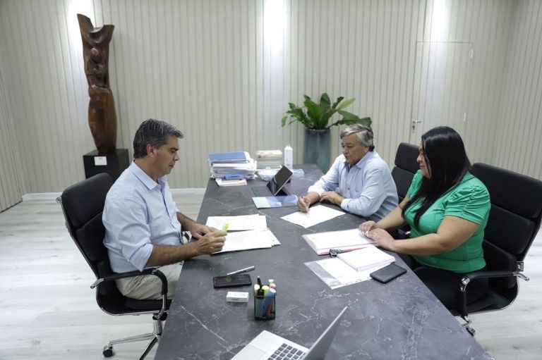 El Gobernador y los Intendentes de Ciervo Petiso y Villa Berthet coordinan obras prioritarias para ambos municipios