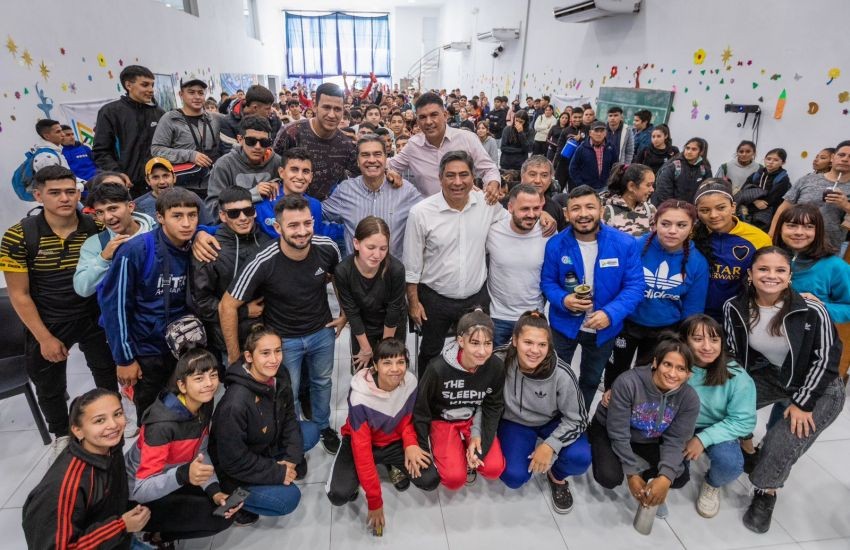 Final provincial de los Juegos Evita de Playa: “El deporte construye valores, vida sana y transforma vidas”, dijo Capitanich