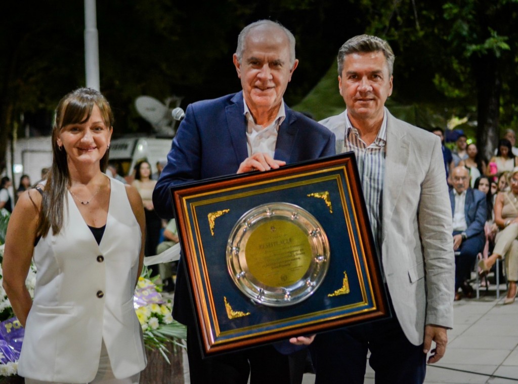 El gobernador Zdero acompañó el acto central por el 147° aniversario de Resistencia