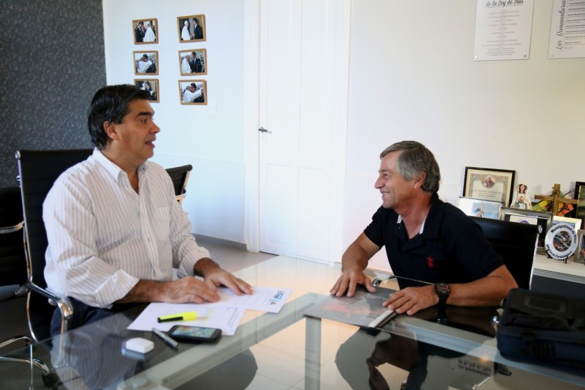 Capitanich se reunió con Alberto Salom: Proyectan una escuela de manejo de motos