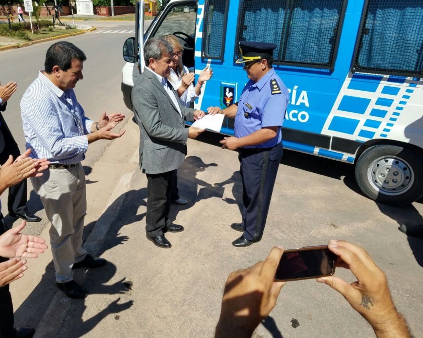 SEGURIDAD PÚBLICA REFUERZA EQUIPAMIENTO Y RESPONDE DEMANDAS DE LOCALIDADES DEL SUDOESTE CHAQUEÑO