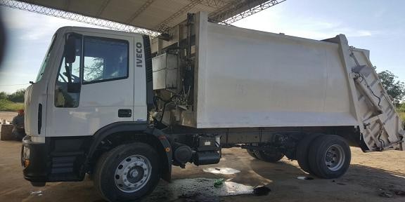 El municipio suma un nuevo camión compactador al sistema de recolección de residuos
