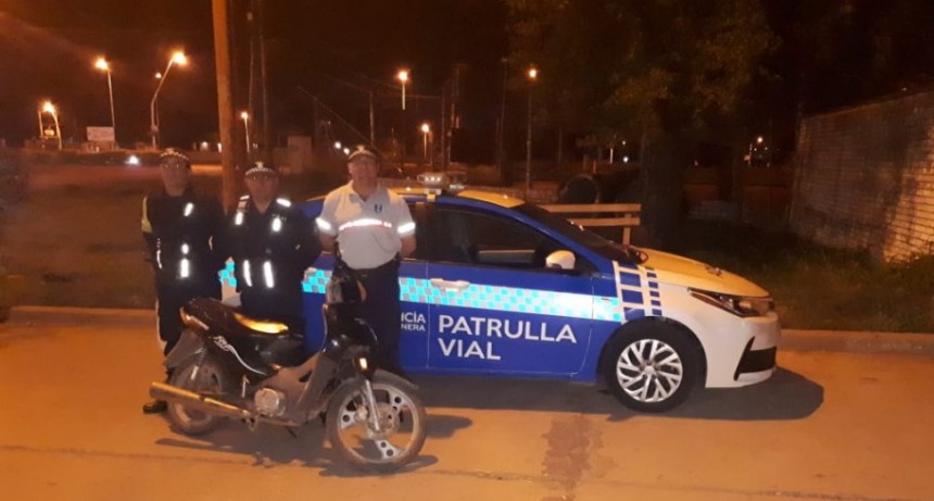 CAMINERA RECUPERA UNA MOTO ROBADA EN 2 HORAS