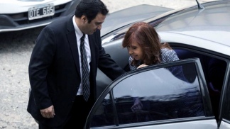 Piden que Cristina Kirchner sea juzgada en un solo juicio por Los Sauces y Hotesur