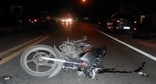 Falleció un joven en Corrientes al caer de su motocicleta