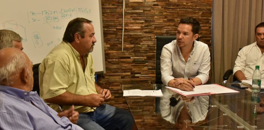 Energía: El Gobierno avanza con obras trascendentales y en la continuidad de la electrificación rural 