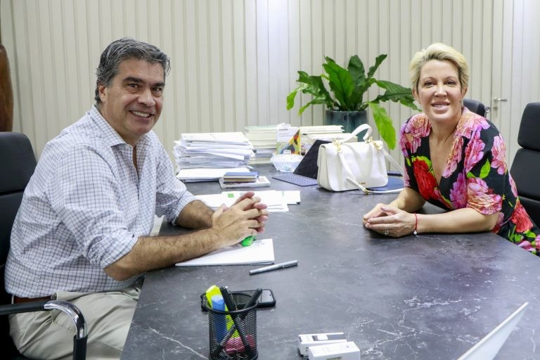 Capitanich y Miriam Lanzoni dialogaron sobres los avances de la película que se rueda en Chaco