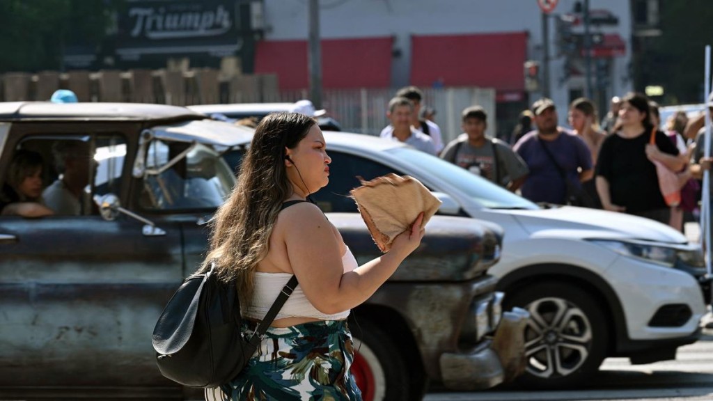 Alerta roja: sigue el calor sofocante y las lluvias llegarían el miércoles