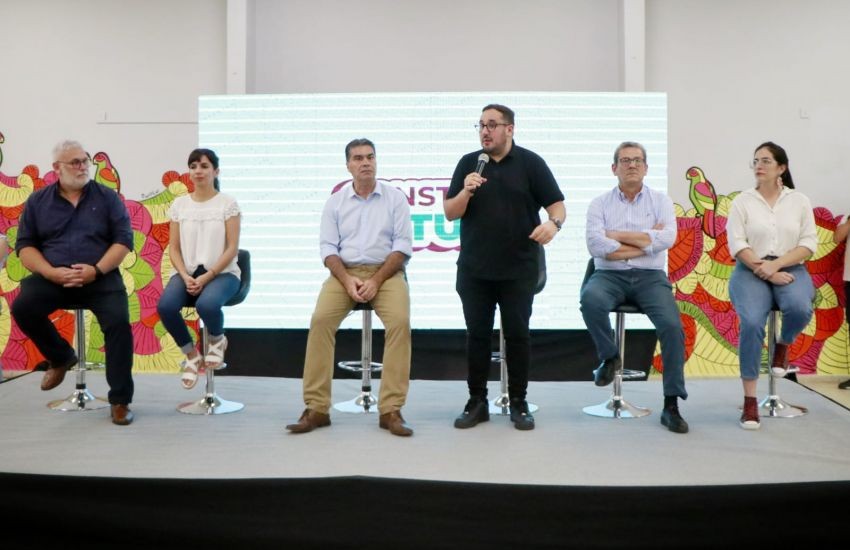 Capitanich presentó el programa “Construir Futuro” para acompañar la trayectoria educativa de estudiantes universitarios