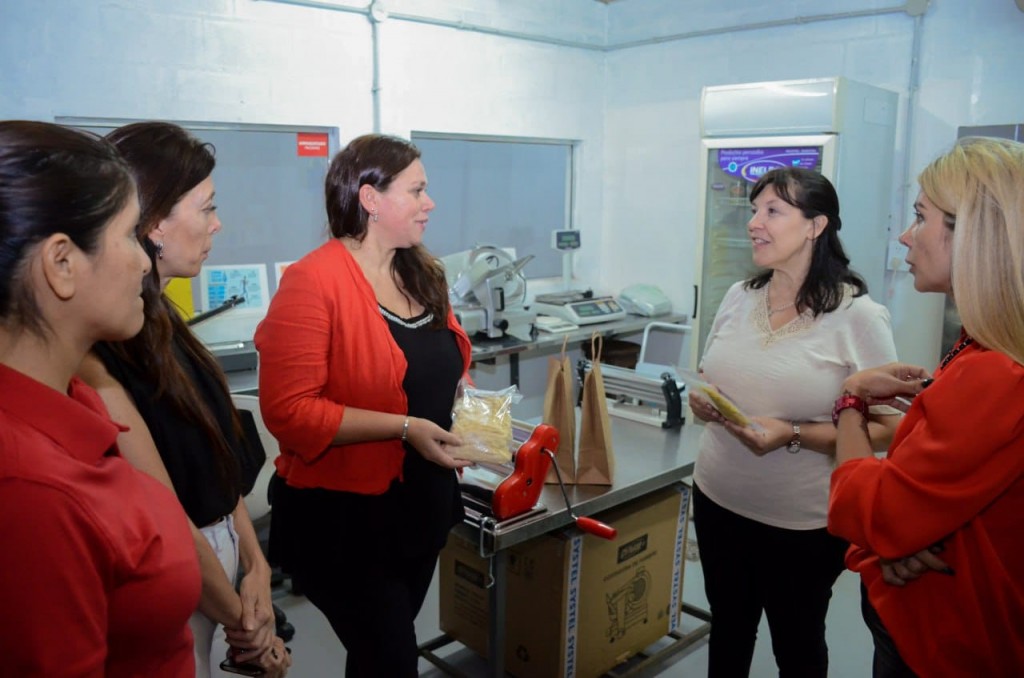 Parque industrial de Barranqueras |  Cuesta visitó a empresarias y se comprometió a trabajar en la creación de un polo productivo sin gluten