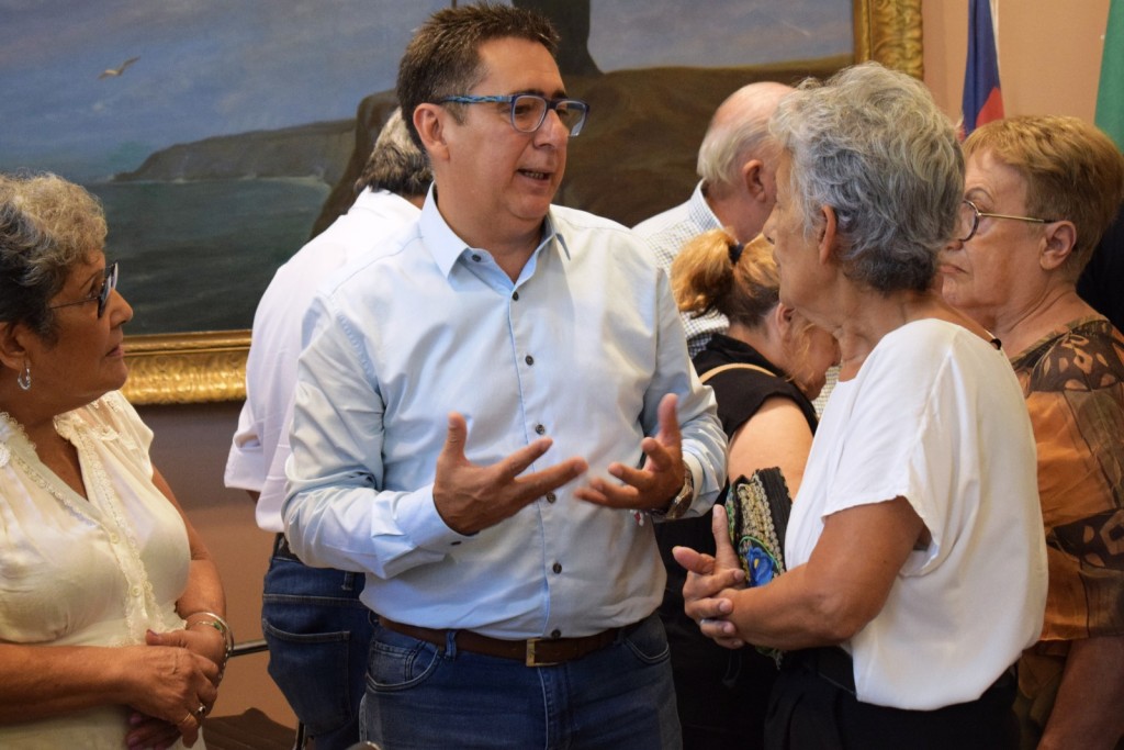 Gustavo recibió a jubilados municipales con quienes analizó la propuesta salarial de este año