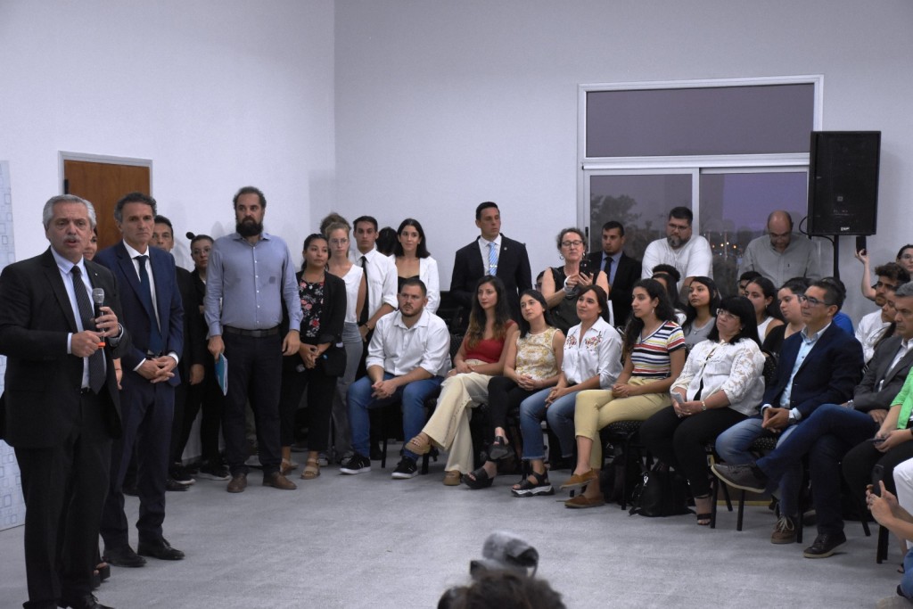 Gustavo acompañó la inauguración del edificio de la Facultad de Artes y Diseño de la UNNE: “Esto genera un valor fundamental para la identidad cultural de Resistencia”