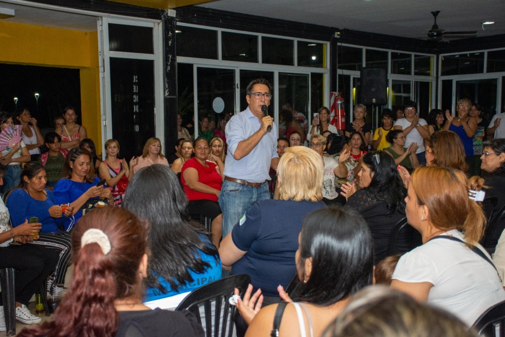 Gustavo reconoció a las socias del Club Municipales en el Mes de la Mujer: “Es un honor tener esta oportunidad”, expresó