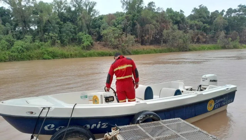 Se volteó una embarcación en Isla del Cerrito por el temporal: hay un desaparecido