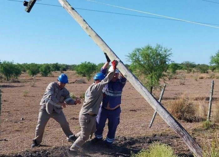 En Basail, SECHEEP culminó la reparación de la red eléctrica dañada por incendios rurales