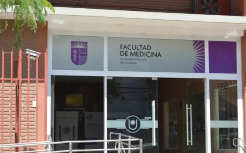 Amenaza de bomba en la Facultad de Medicina: evacuaron a estudiantes y docentes