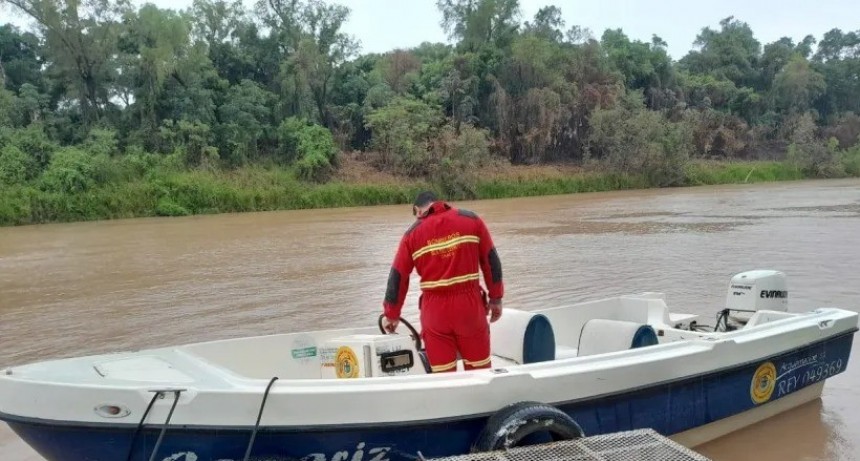 Se volteó una embarcación en Isla del Cerrito por el temporal: hay un desaparecido