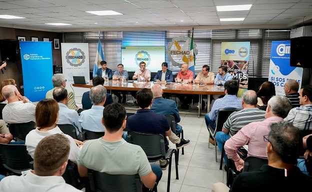 EL GOBERNADOR ZDERO SE REUNIÓ CON FECHACO Y RATIFICÓ EL TRABAJO CONJUNTO CON EL SECTOR PRIVADO