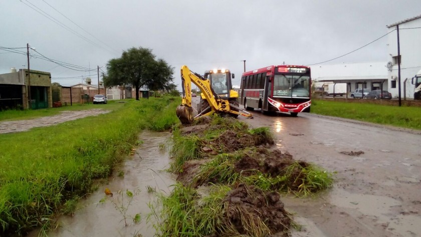 Capitanich: “Estas lluvias extraordinarias complican todo el funcionamiento de la ciudad”