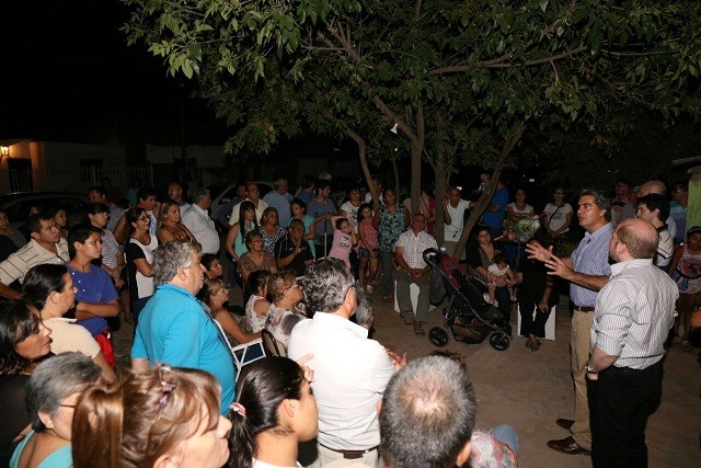 Financiamiento compartido: Capitanich presentó la propuesta a vecinos del barrio San Miguel y de Villa Aeropuerto