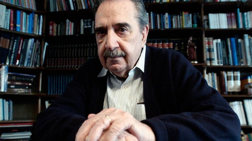 Evocaron al ex presidente Alfonsín en la Recoleta, bajo el lema 