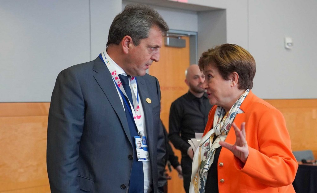 Massa y Georgieva dialogaron tras acordar la reformulación del programa con el FMI
