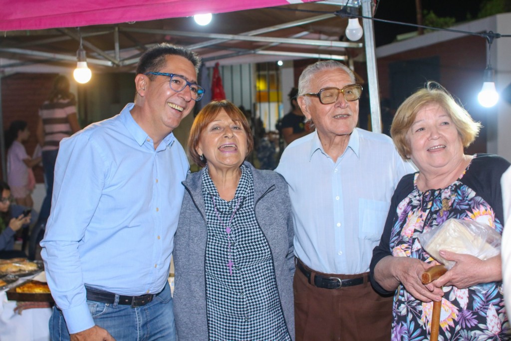 La Quermesita en el barrio España: “Estas iniciativas benefician a comerciantes y emprendedores de los barrios y generan un movimiento de la economía local”, afirmó Gustavo
