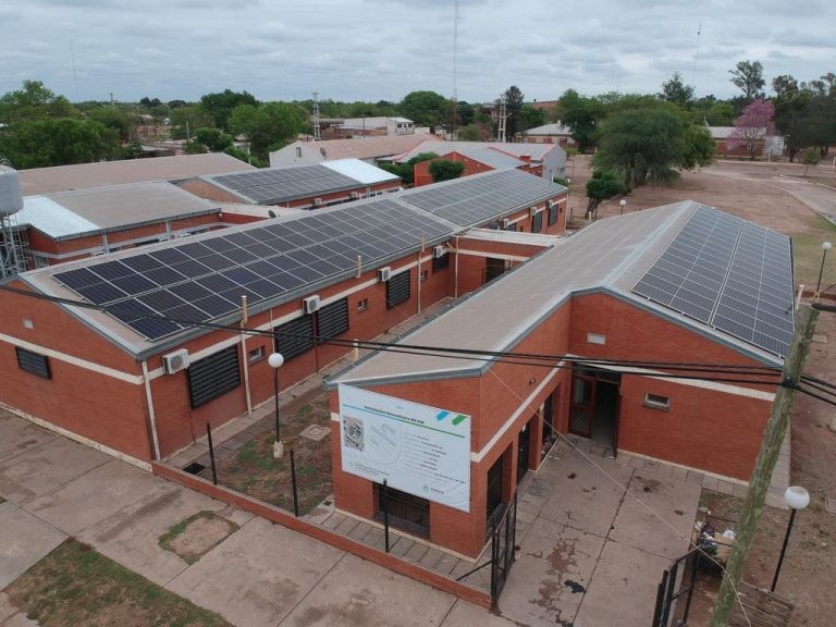 Chaco | Energía renovable: La provincia avanza con la instalación de paneles solares en edificios públicos