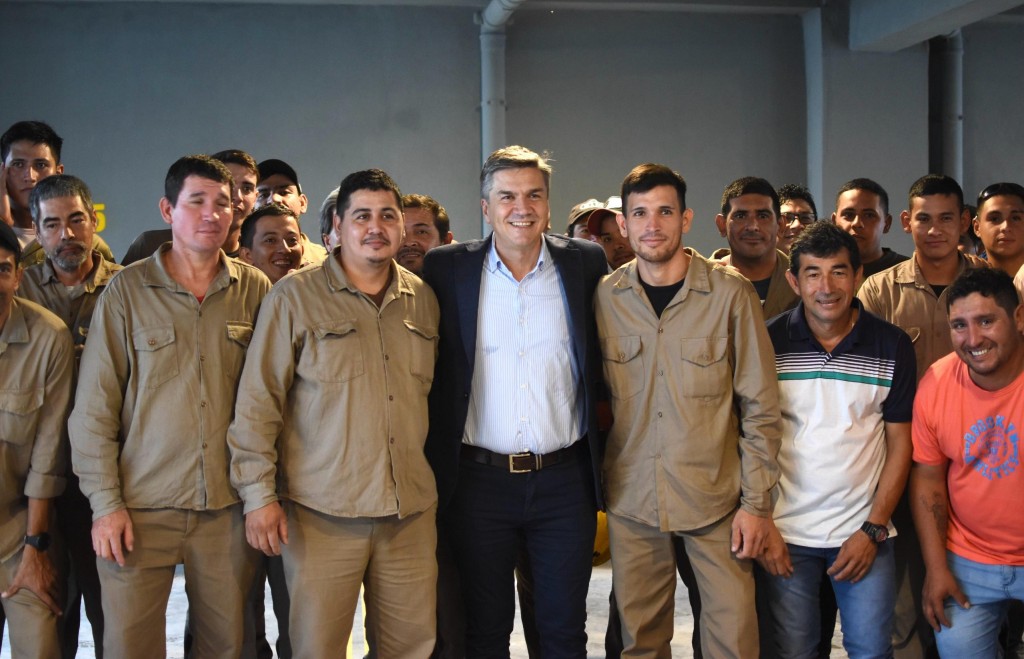 En el Día del Trabajador de la Construcción, el gobernador acompañó la inauguración del edificio “Solar Belgrano”