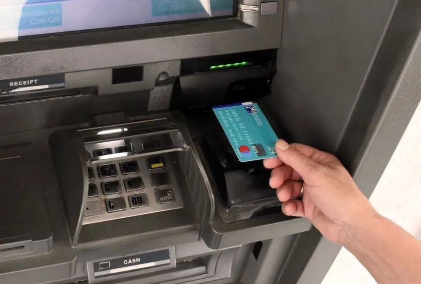 SUELDOS DE ABRIL: PASIVOS COBRAN EL 29 Y ACTIVOS EL 30