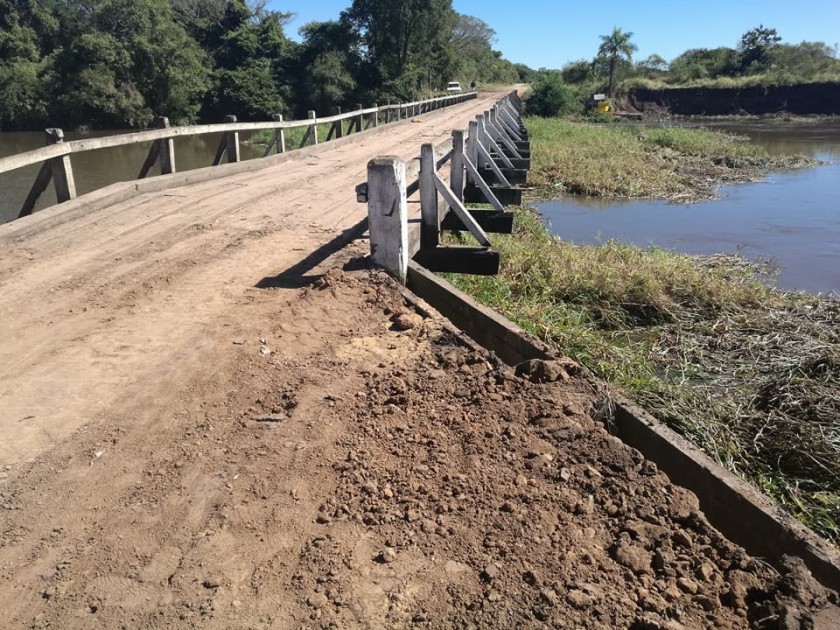 VIALIDAD PROVINCIAL REHABILITÓ PUENTE SOBRE EL RÍO NEGRO