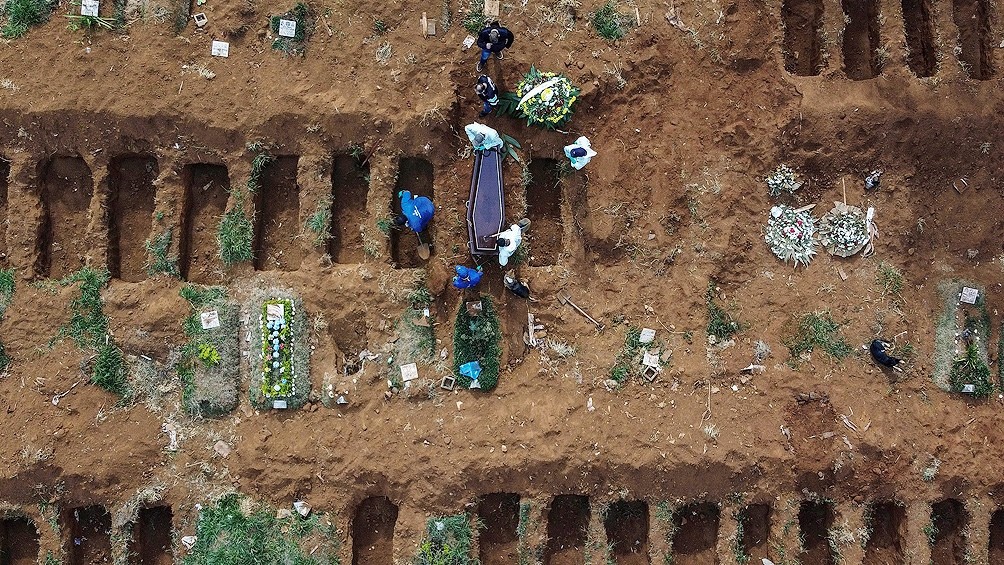 La pandemia trae la sombra de más hambre en América latina y frena las aperturas en el mundo